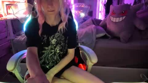 GreenEyedLovexo online show from February 19, 7:19 am