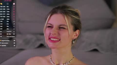 Kelly online show from April 15, 7:58 pm