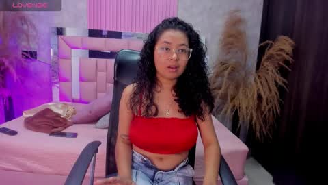 Snapshot of griselle_rousse chatting on October 17, 7:28 pm online show from October 17, 7:28 pm