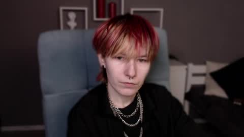 guitarandangell online show from April 8, 5:20 am