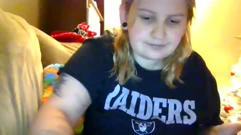 Gummybearluvzu online show from December 15, 1:05 pm