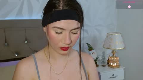 Gwen Drew online show from December 19, 1:03 pm