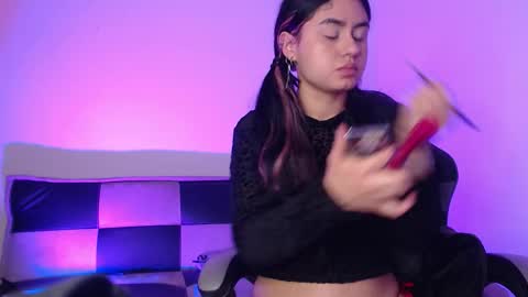 gwenhazel online show from November 26, 11:44 am