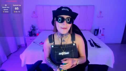 gyal_8_ online show from March 20, 4:17 am