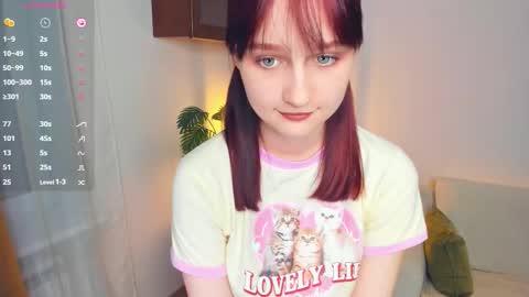 Chloe online show from December 3, 7:27 pm