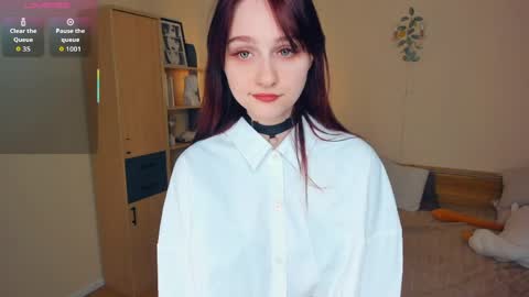 Chloe online show from April 5, 7:35 pm