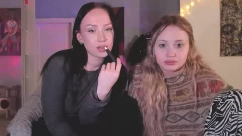 Ashleyblonde Ellies brunnette online show from December 19, 6:16 am