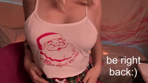 Snapshot of h2h0e chatting on January 23, 6:56 pm Lana online show from January 23, 6:56 pm