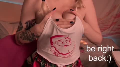 Snapshot of h2h0e chatting on February 2, 8:08 pm Lana online show from February 2, 8:08 pm