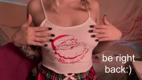 Snapshot of h2h0e chatting on January 30, 11:13 pm Lana online show from January 30, 11:13 pm