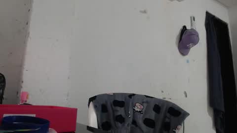 hadesmit1 online show from March 15, 4:58 am