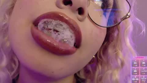 Haely online show from April 1, 12:22 am