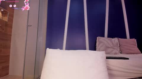 laura online show from December 21, 12:48 am