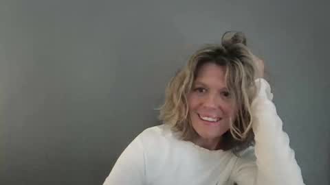 Hailey online show from March 22, 7:42 pm