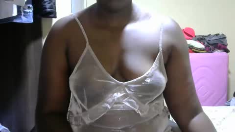 Snapshot of hairypussybigassy001 chatting on January 27, 1:37 am hairypussybigassy001 online show from January 27, 1:37 am