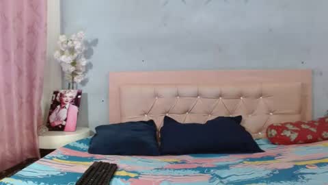 halle_bailey online show from June 22, 9:45 pm