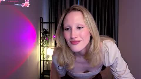 Snapshot of halohush chatting on October 20, 2:09 pm Call me Bianca online show from October 20, 2:09 pm