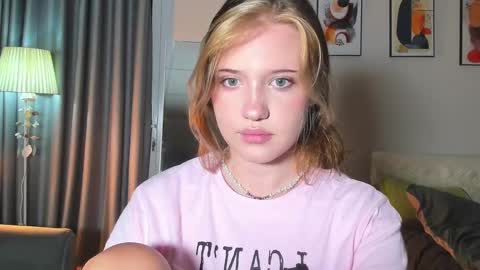 hanahwoods online show from February 22, 10:37 pm