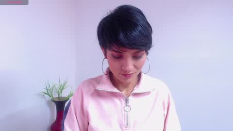 Sara online show from January 3, 2:40 pm