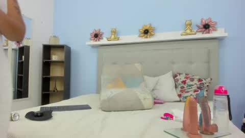 hanna_hornyx20 online show from April 17, 12:35 am