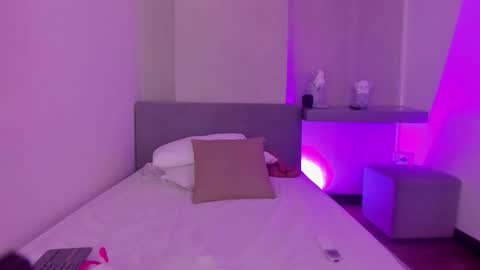 Hanna online show from November 2, 9:18 pm