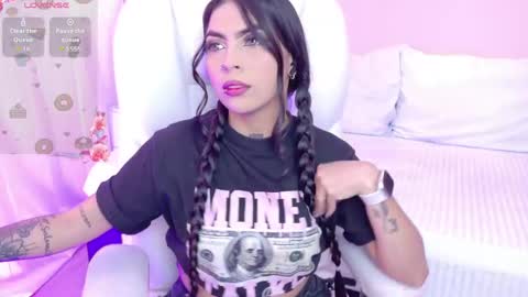 Hanna  online show from April 20, 7:50 pm