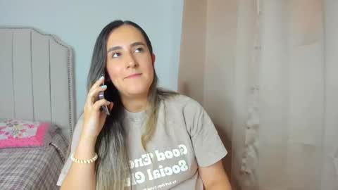 Hanna online show from December 4, 9:37 pm