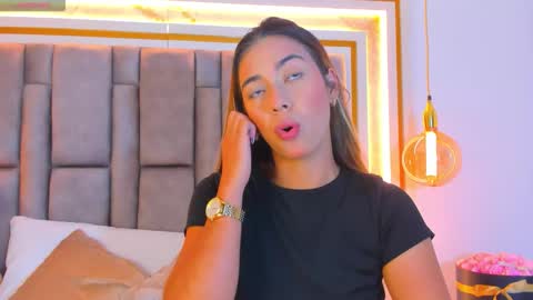 Eliana online show from December 15, 10:59 pm