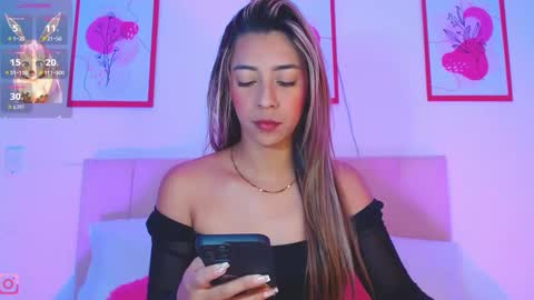Snapshot of hannabronw chatting on March 8, 10:13 pm Eliana online show from March 8, 10:13 pm