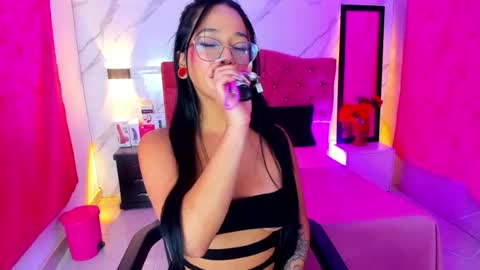 hannacruzsj online show from July 17, 1:54 am