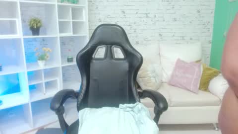 Hannah  online show from November 30, 11:14 am