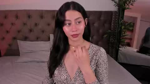 Hannah online show from February 20, 10:37 pm