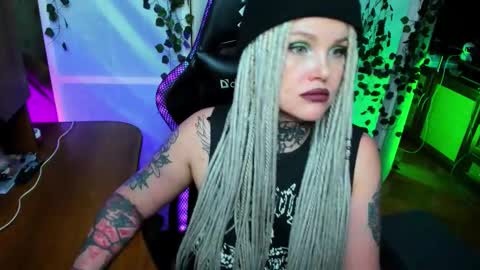 Hannah online show from November 16, 11:16 pm