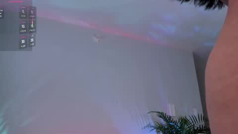 Snapshot of hannah_jonhson_1 chatting on October 17, 7:44 am Hannah online show from October 17, 7:44 am