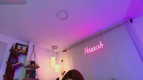 hannah_lovee online show from April 19, 3:17 am