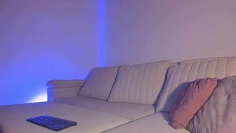 Hannah  online show from July 11, 10:26 am