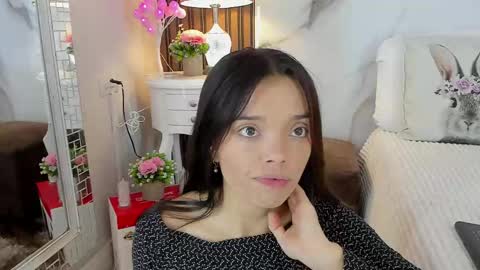 Hannahill69 online show from February 12, 4:44 am