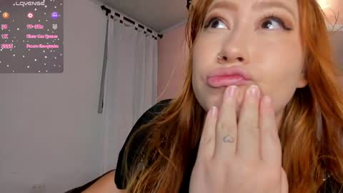 hannamartinn_ online show from May 14, 3:51 pm