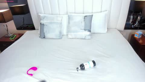 HannaPaola online show from December 29, 4:16 am