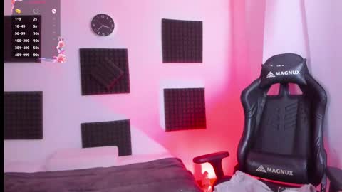 Hanna  online show from September 17, 8:40 pm