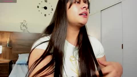 taylor live   online show from April 5, 11:26 pm