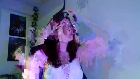 Snapshot of hanny_e chatting on October 28, 10:58 pm hanny online show from October 28, 10:58 pm