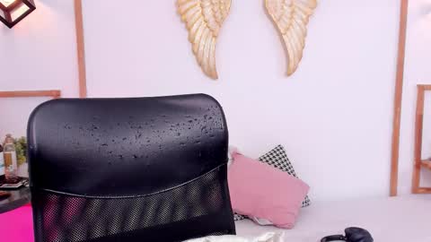 Hanny online show from December 17, 5:06 pm