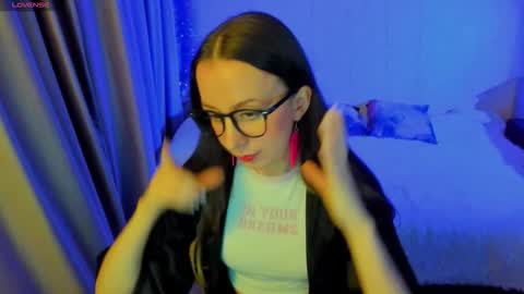 Stephanie online show from November 30, 10:25 pm