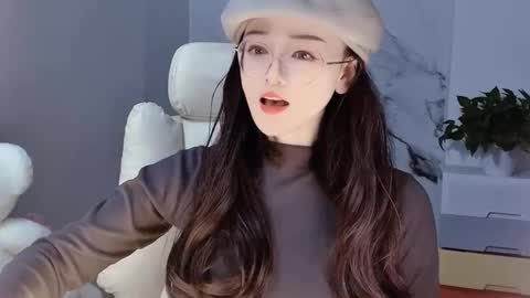 Daisy online show from December 16, 1:43 pm