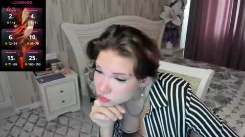 harpermarryson online show from October 25, 7:05 am