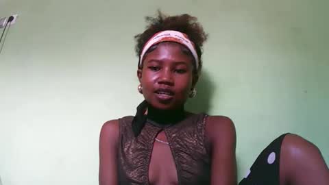 hasleyinah online show from March 3, 8:42 am