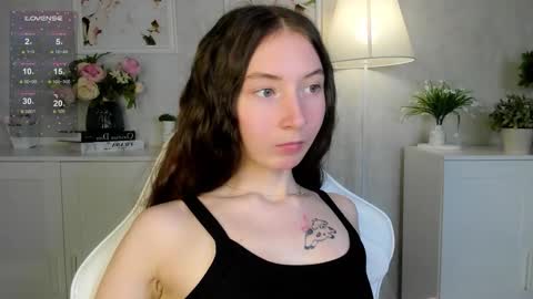 Snapshot of havefunwithmee_ chatting on October 23, 9:04 am Lola online show from October 23, 9:04 am