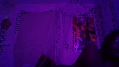 hawtchoc37 online show from December 4, 10:17 am