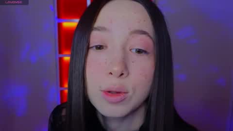 Hayle online show from November 5, 2:39 am